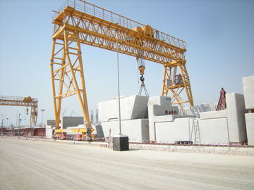Dostosowany stalowy suwnica bramowa 100 ton o rozpiętości 25 m do transportu kontenerów